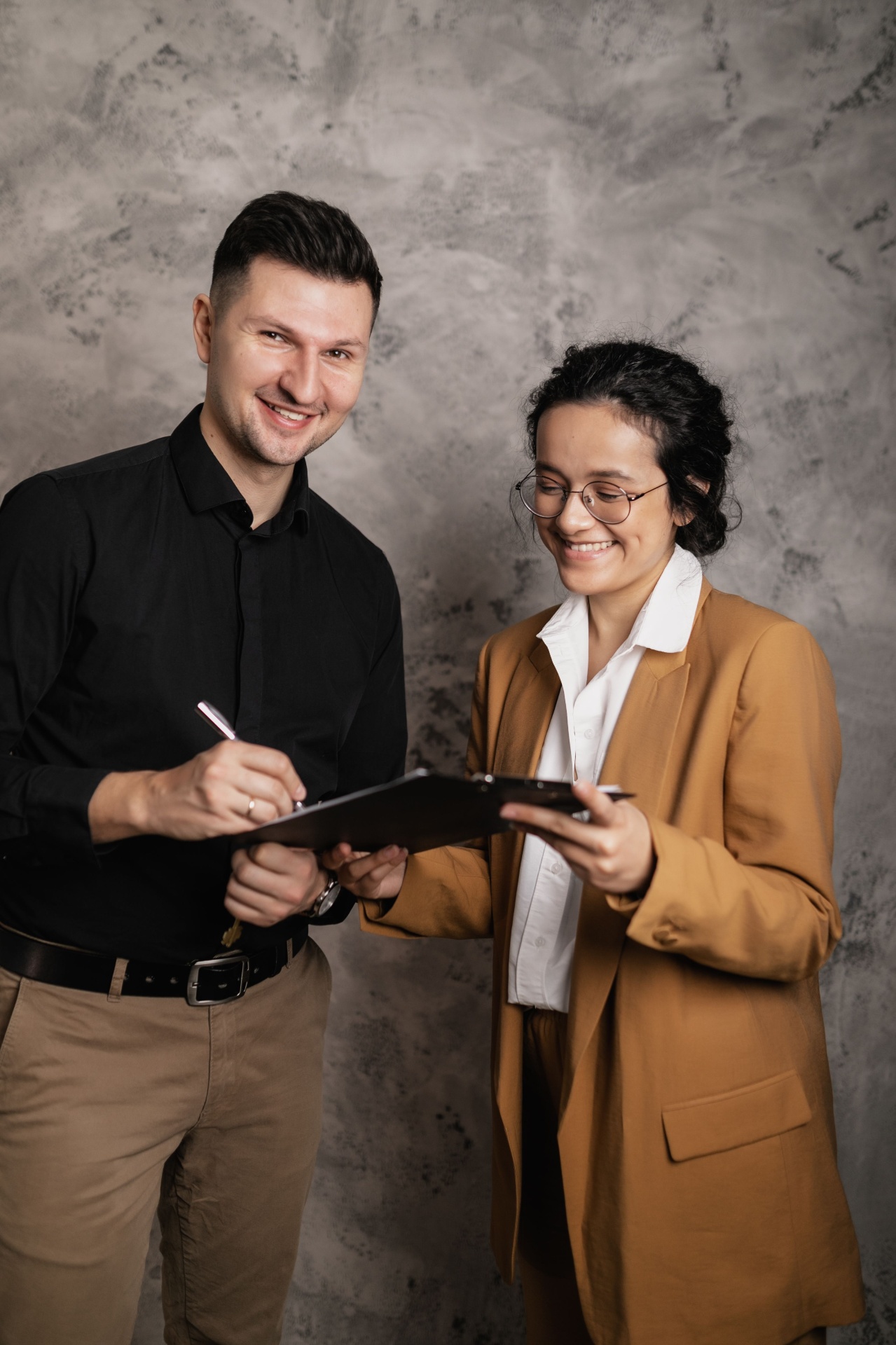 Oak Street team reviewing a property offer with a landowner